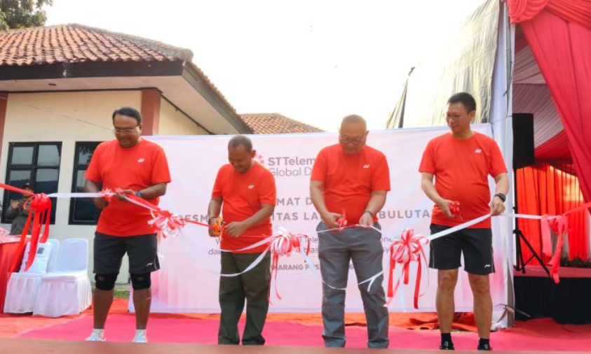 CSR PT ST Telemedia GDC Indonesia Hadirkan Lapangan Bulutangkis untuk Warga Cikarang Pusat