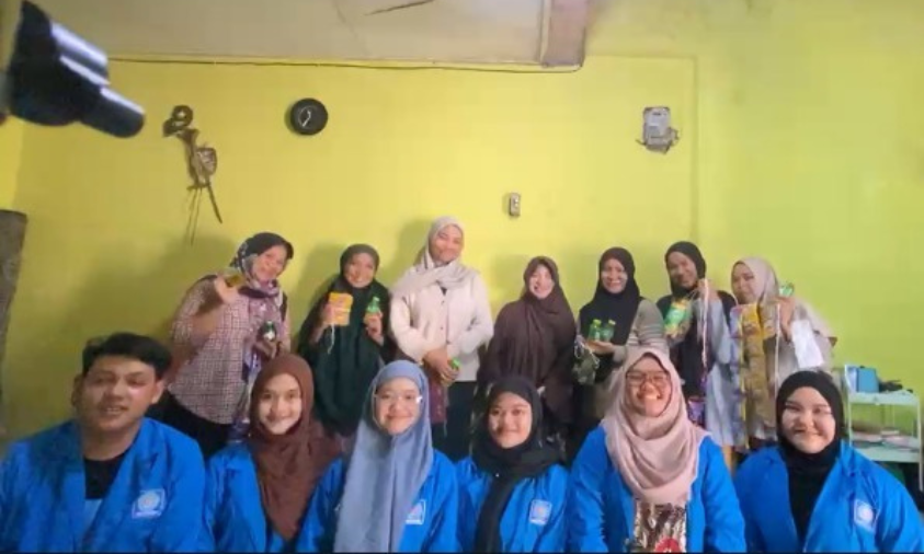 Mahasiswa UBSI Edukasi Orang Tua tentang Pentingnya Pengawasan Gadget pada Anak